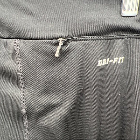 Nike Womens Small Power Essential Crop Tight Leggings Black Dri-Fit 667623-010 - Picture 3 of 7